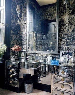 mirrored_bathroomViaHabituallyChic.jpg
